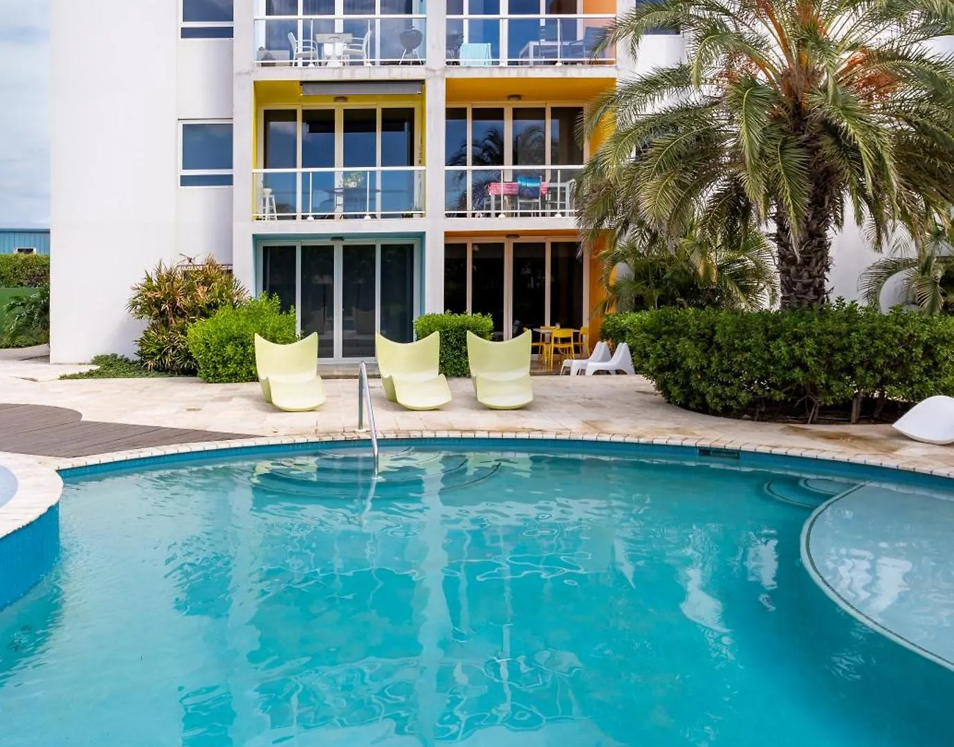 Modern Ground Level, 4 Bedroom Condo Palm Beach Aruba