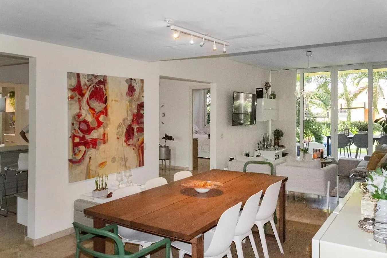 Modern Ground Level, 4 Bedroom Condo Palm Beach 0*,  Aruba