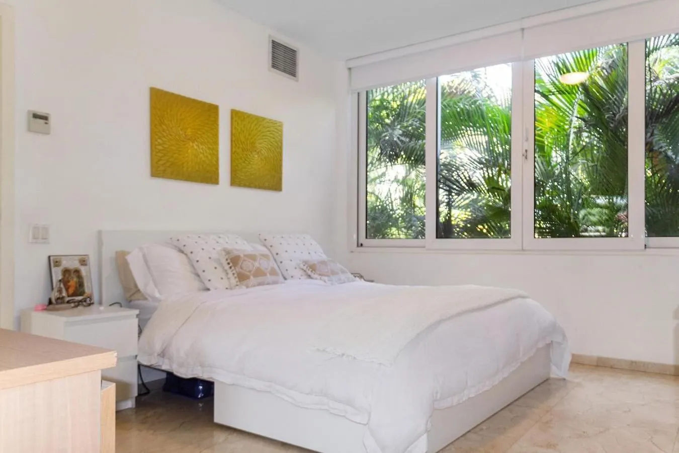 Modern Ground Level, 4 Bedroom Condo Palm Beach
