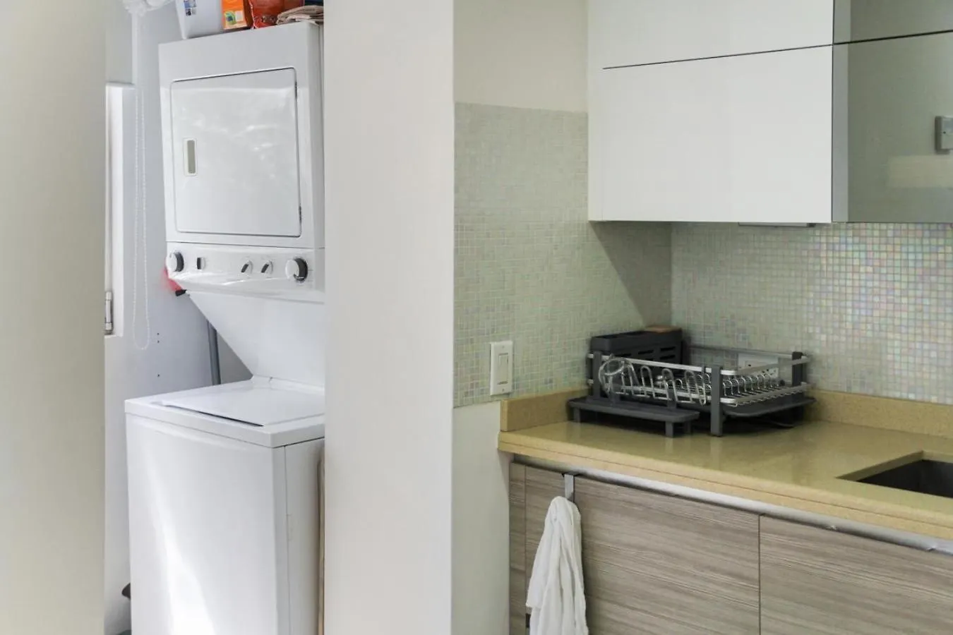 Modern Ground Level, 4 Bedroom Condo Palm Beach 0*,
